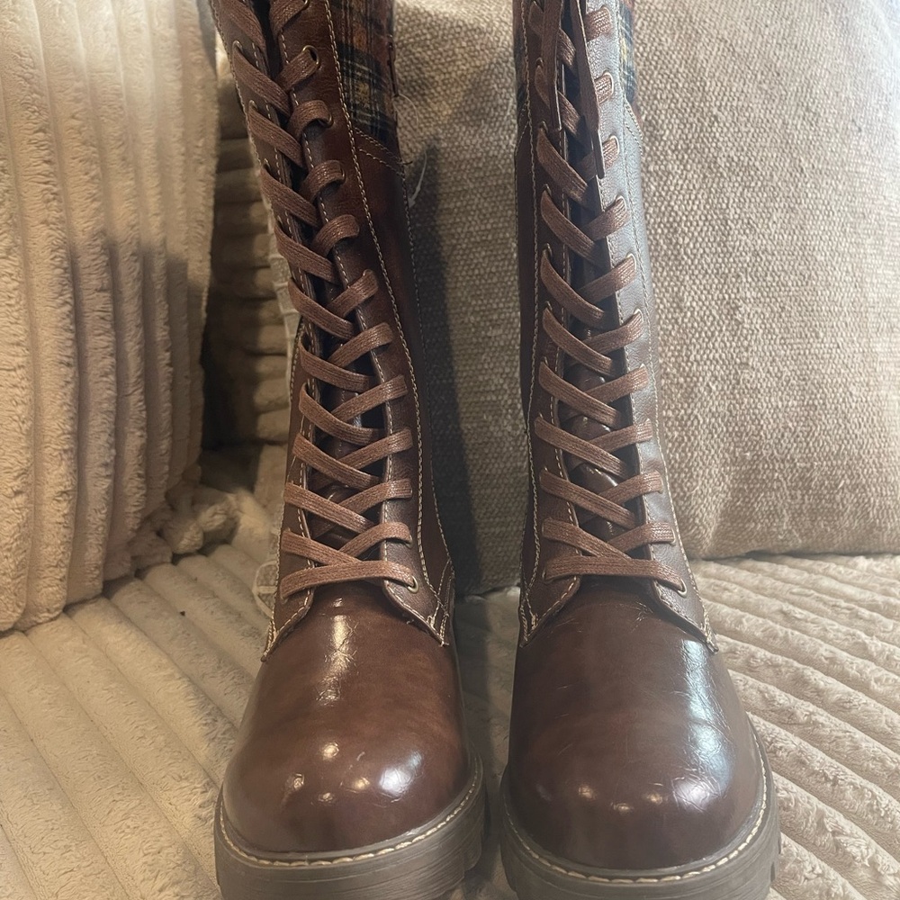 Patrizia Womens Brown Tall Lace Up Boots Plaid Cuff size 9.5 BRAND NEW SIZE 9.5 - Picture 2 of 10